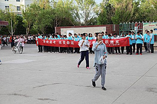 成都市青白江中学复读排名,去中学复读必须在当地高考